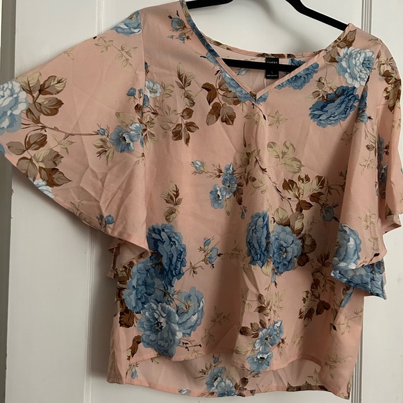 Last chance! 
Cold shoulder light pink top - Picture 1 of 7
